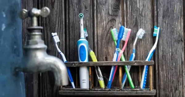 toothbrushes 